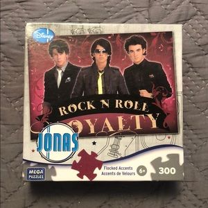 Jonas Brothers 300 piece puzzle